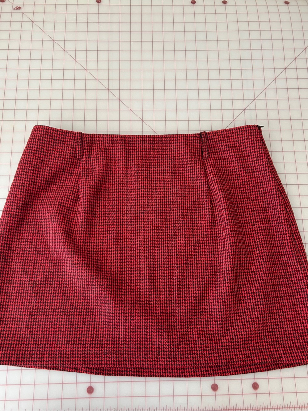 Women's Red Houndstooth Mini Skirt